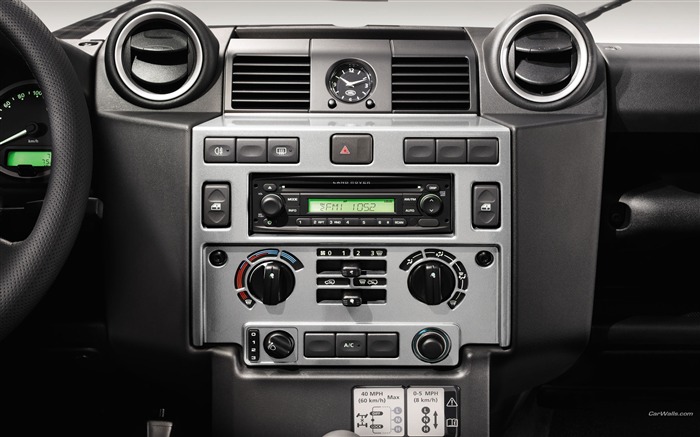 Land Rover Defender X-Tech desktop wallpaper 06 Views:12150 Date:2011/9/21 16:23:43