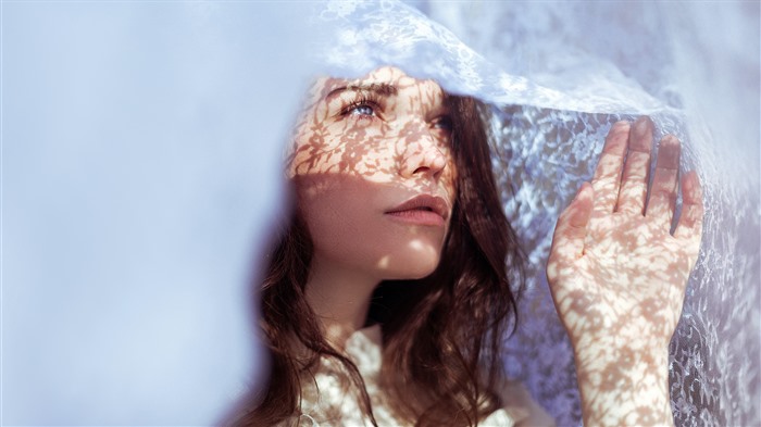 Sunlight Soft Lace Deep Blue Eyes Beauty Model 5K Views:2154 Date:2024/12/14 4:45:56